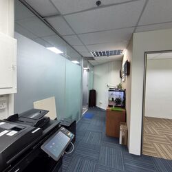 North Bridge Centre (D7), Office #622589461